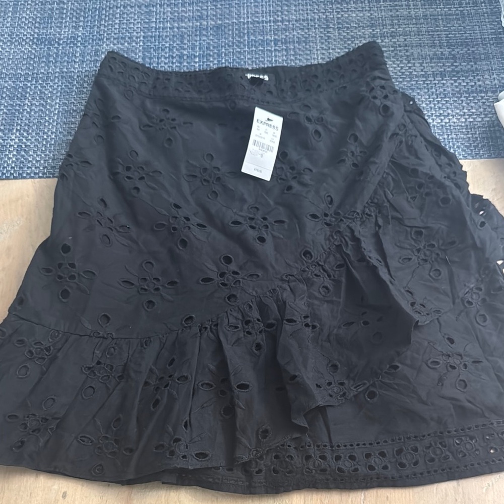 Express Black Bubble Mini Skirt with Ruffled Style